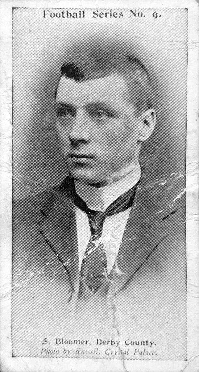 S. Bloomer’s 1902 Wills front: Football Series No. 9 and Derby County caption.